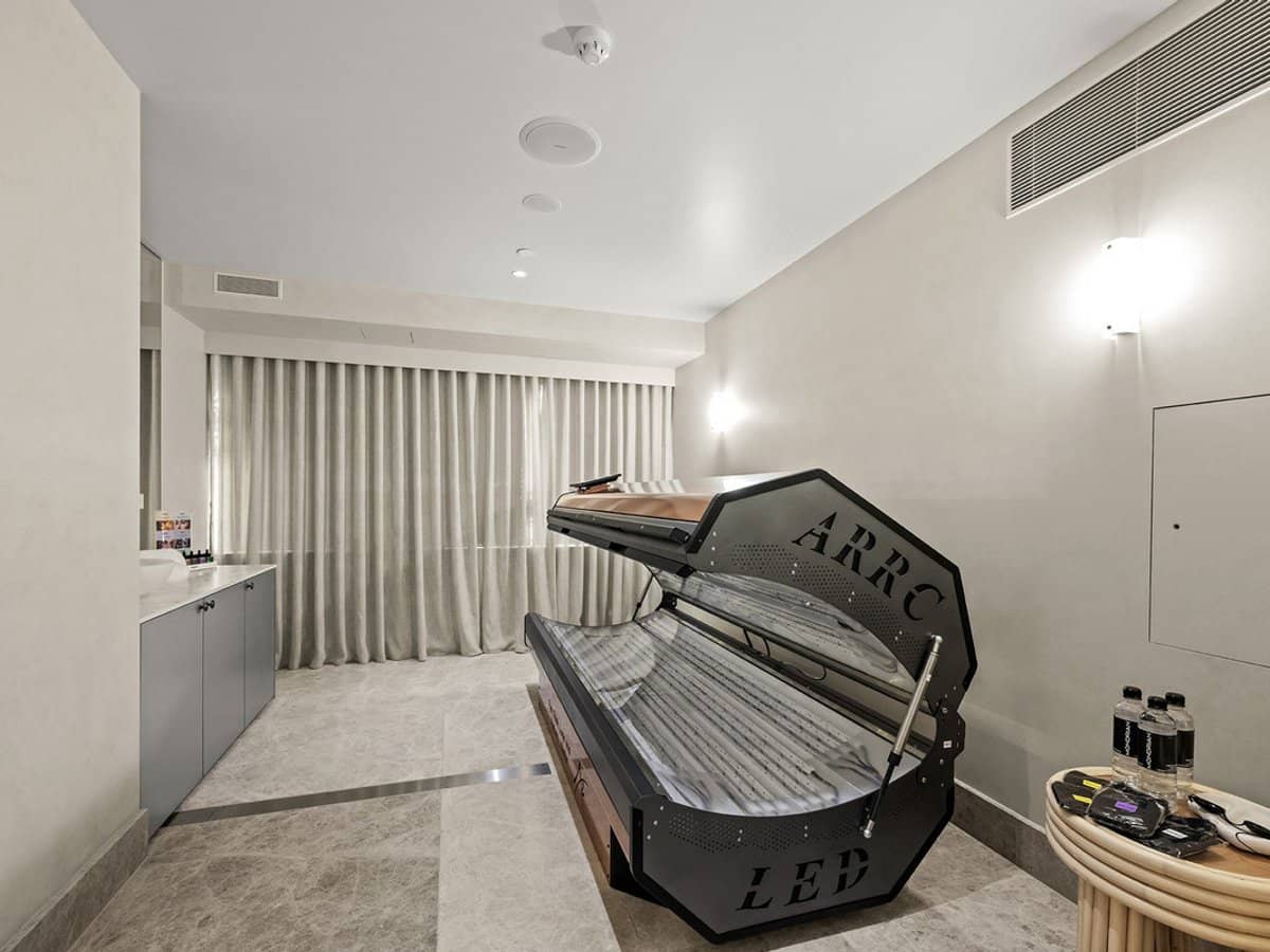 58 The Esplanade, Burleigh Heads - Thumbnail 19