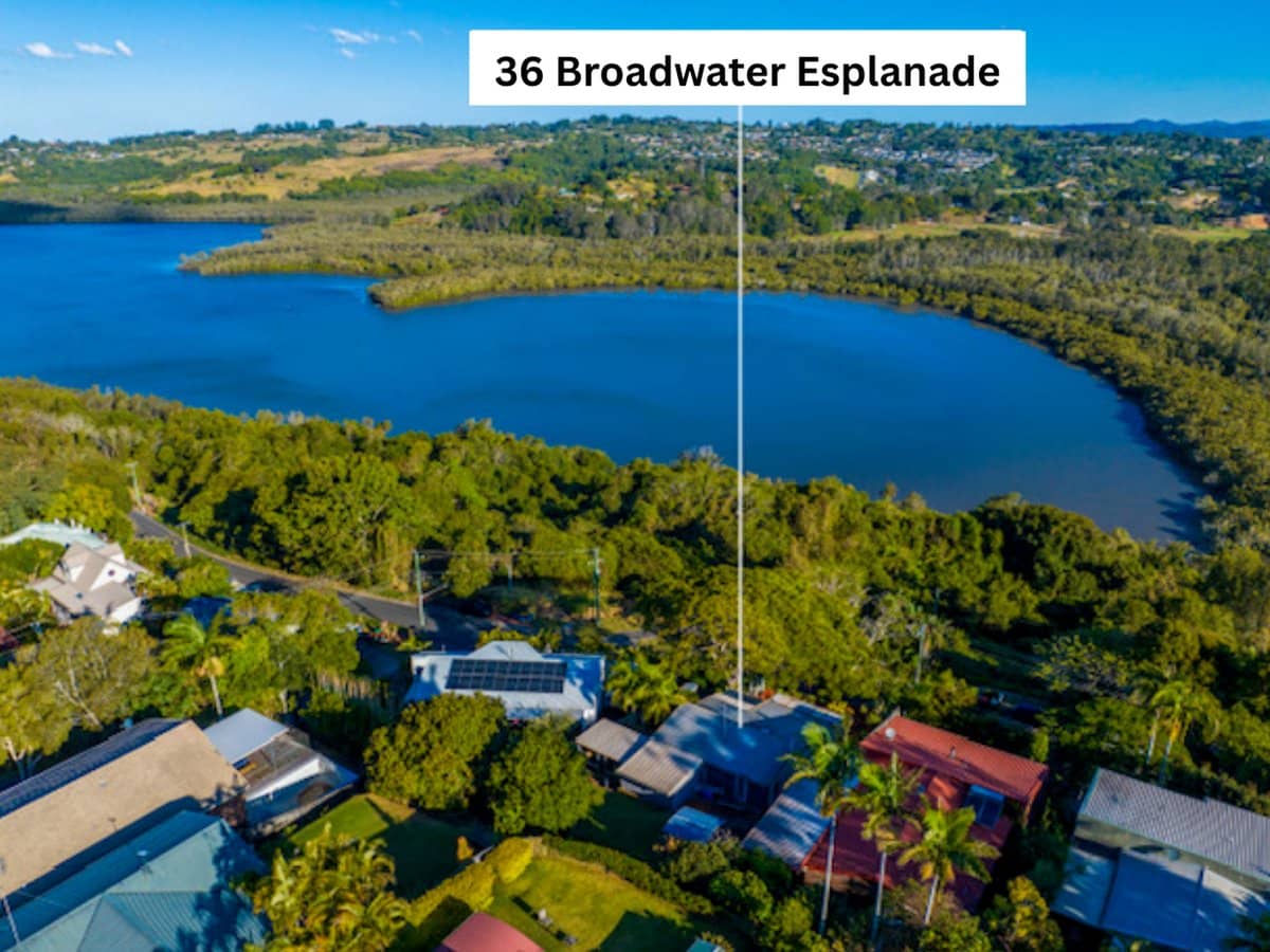 36 Broadwater Esplanade, BILAMBIL HEIGHTS - Thumbnail 1