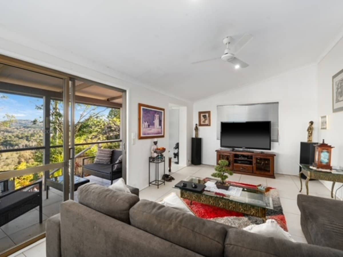 36 Broadwater Esplanade, BILAMBIL HEIGHTS - Thumbnail 5