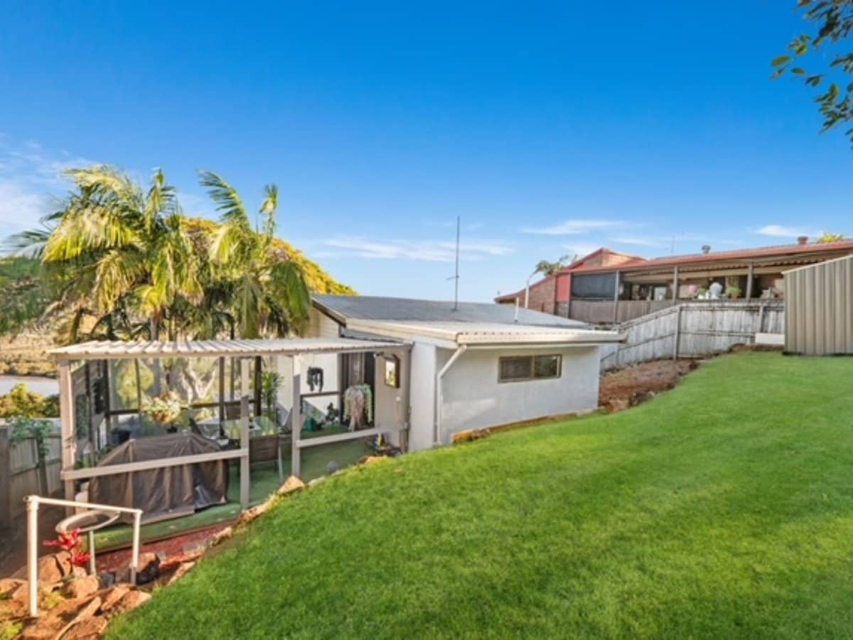 36 Broadwater Esplanade, BILAMBIL HEIGHTS - Thumbnail 17