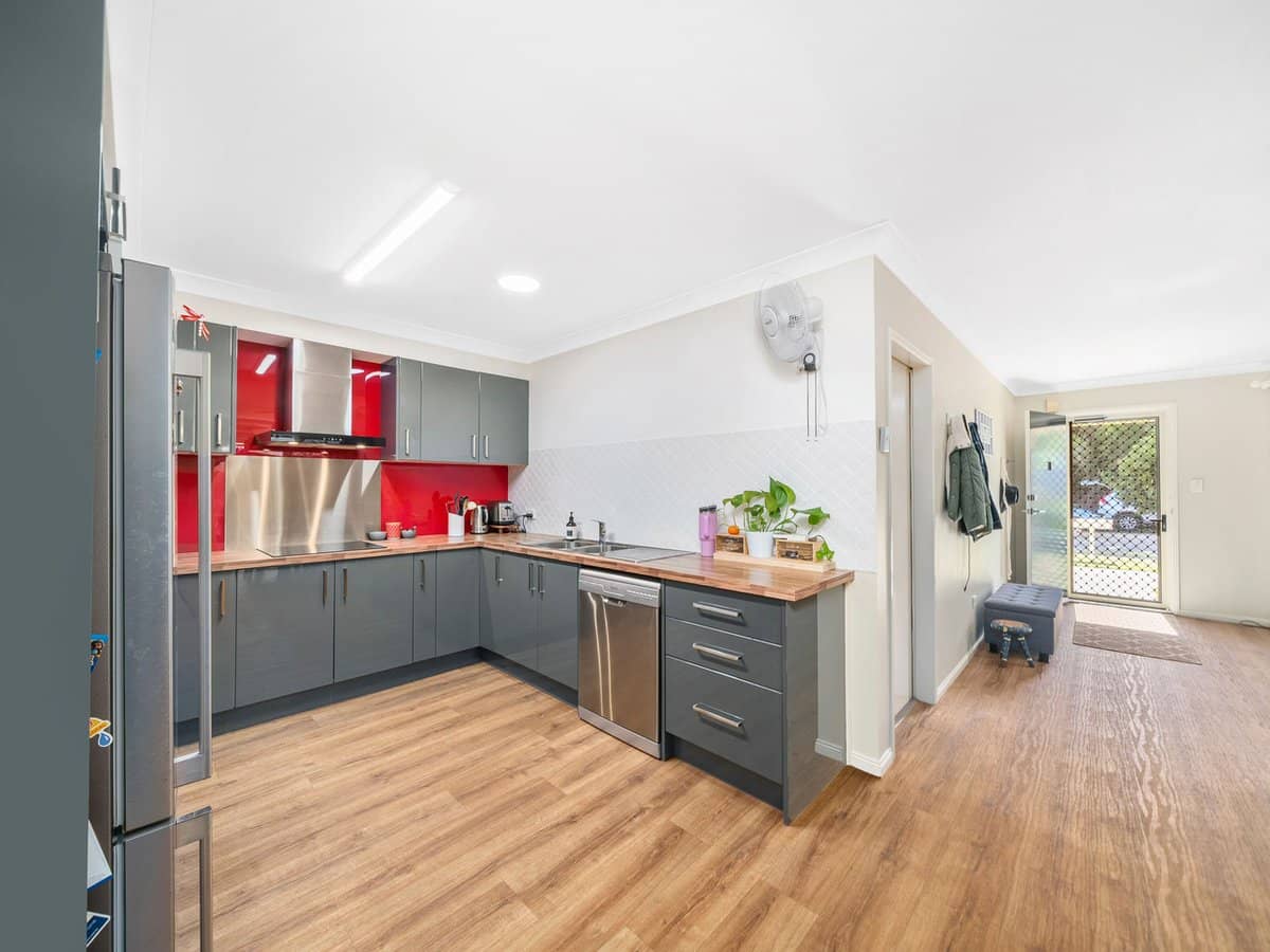 6 Callistemon Court, Rothwell - Thumbnail 4