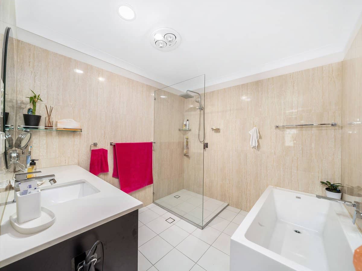 6 Callistemon Court, Rothwell - Thumbnail 11