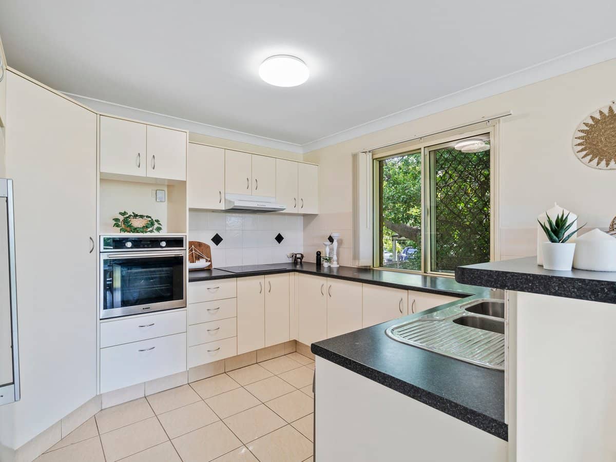 154 Kennedy Drive, TWEED HEADS WEST - Thumbnail 3