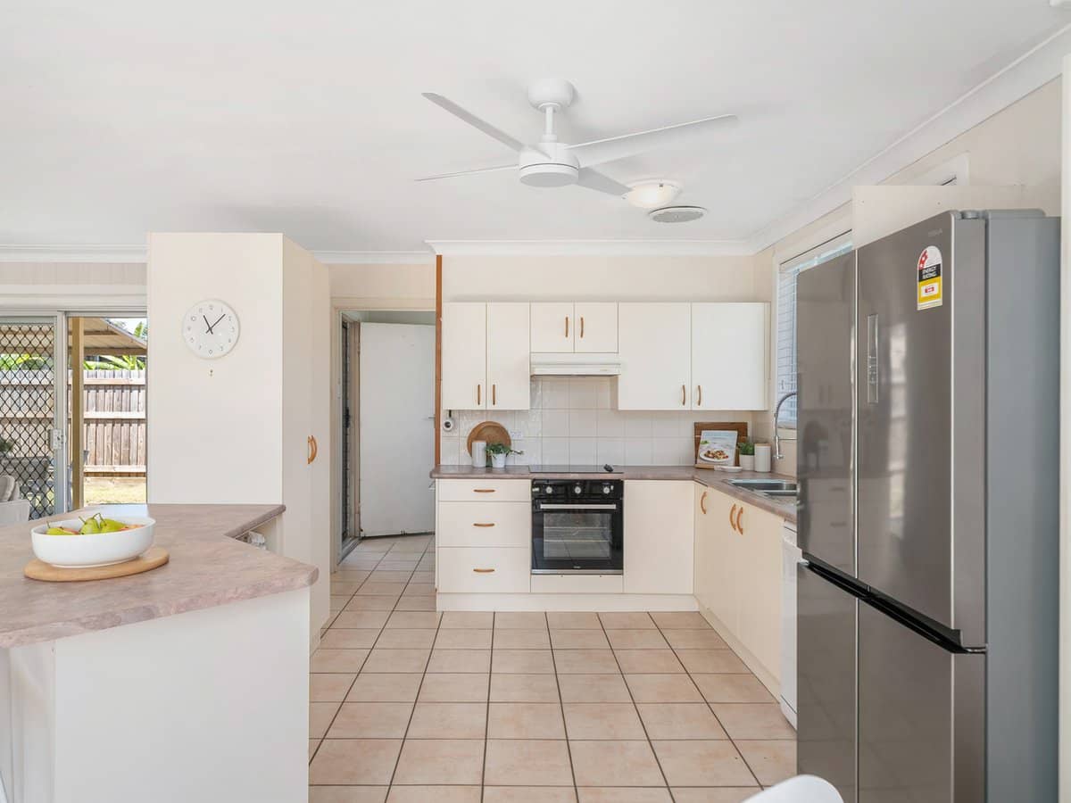 15 Thurecht Parade, SCARBOROUGH - Thumbnail 9