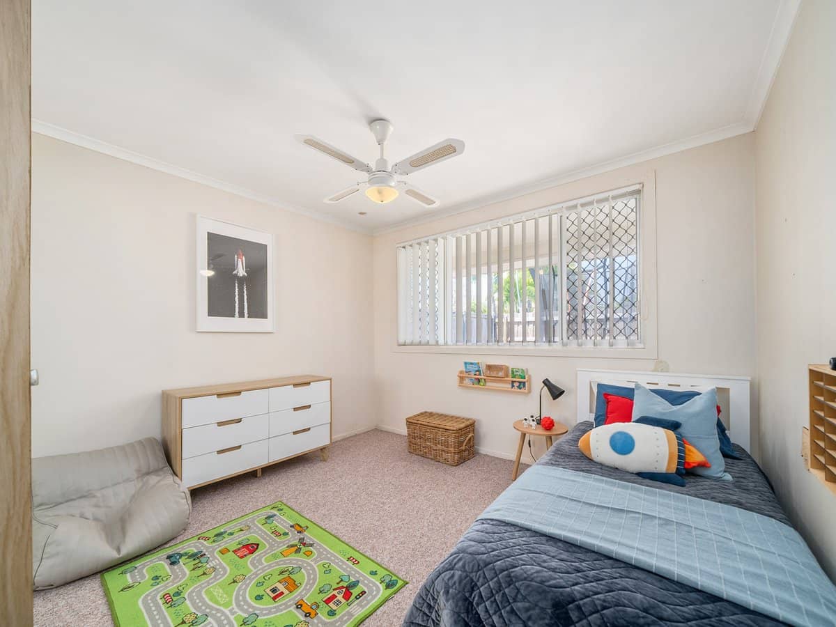 15 Thurecht Parade, SCARBOROUGH - Thumbnail 13