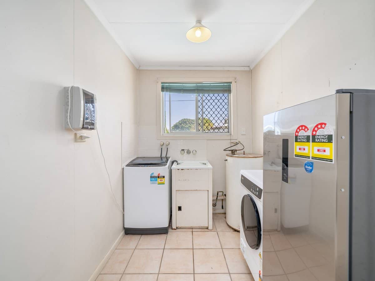 15 Thurecht Parade, SCARBOROUGH - Thumbnail 21