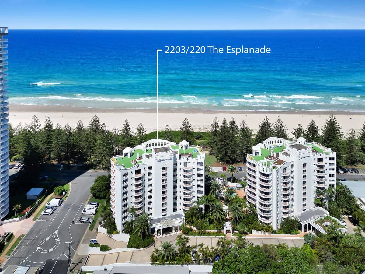220 The Esplanade, Burleigh Heads - Thumbnail 1