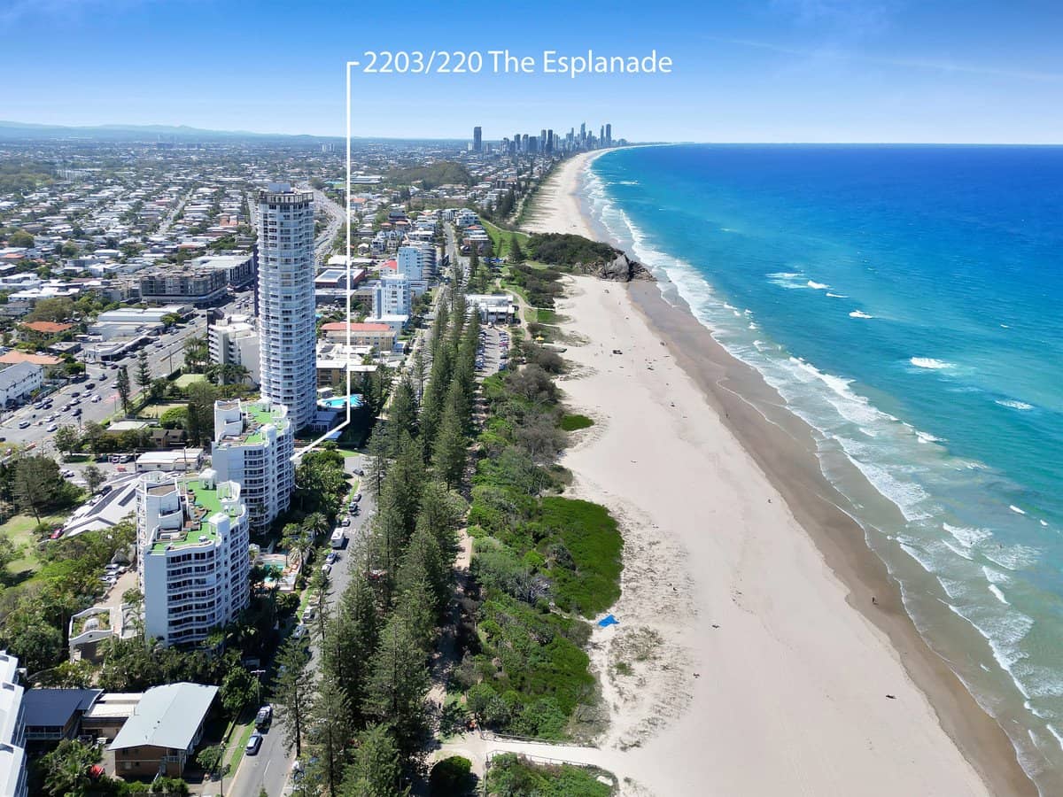 220 The Esplanade, Burleigh Heads - Thumbnail 3