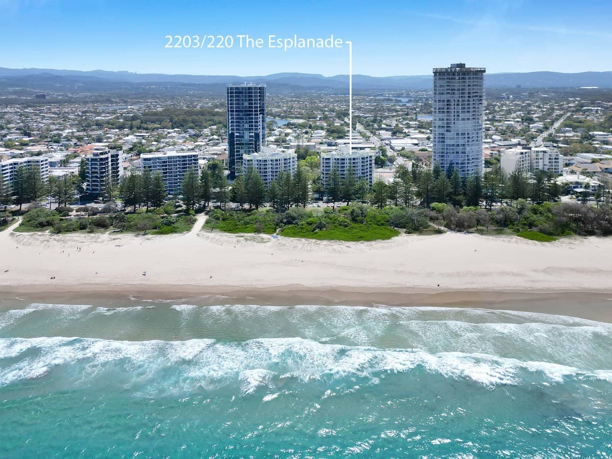 220 The Esplanade, Burleigh Heads - Thumbnail 4