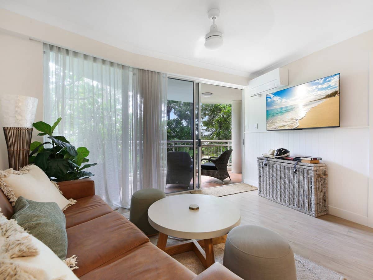 220 The Esplanade, Burleigh Heads - Thumbnail 6