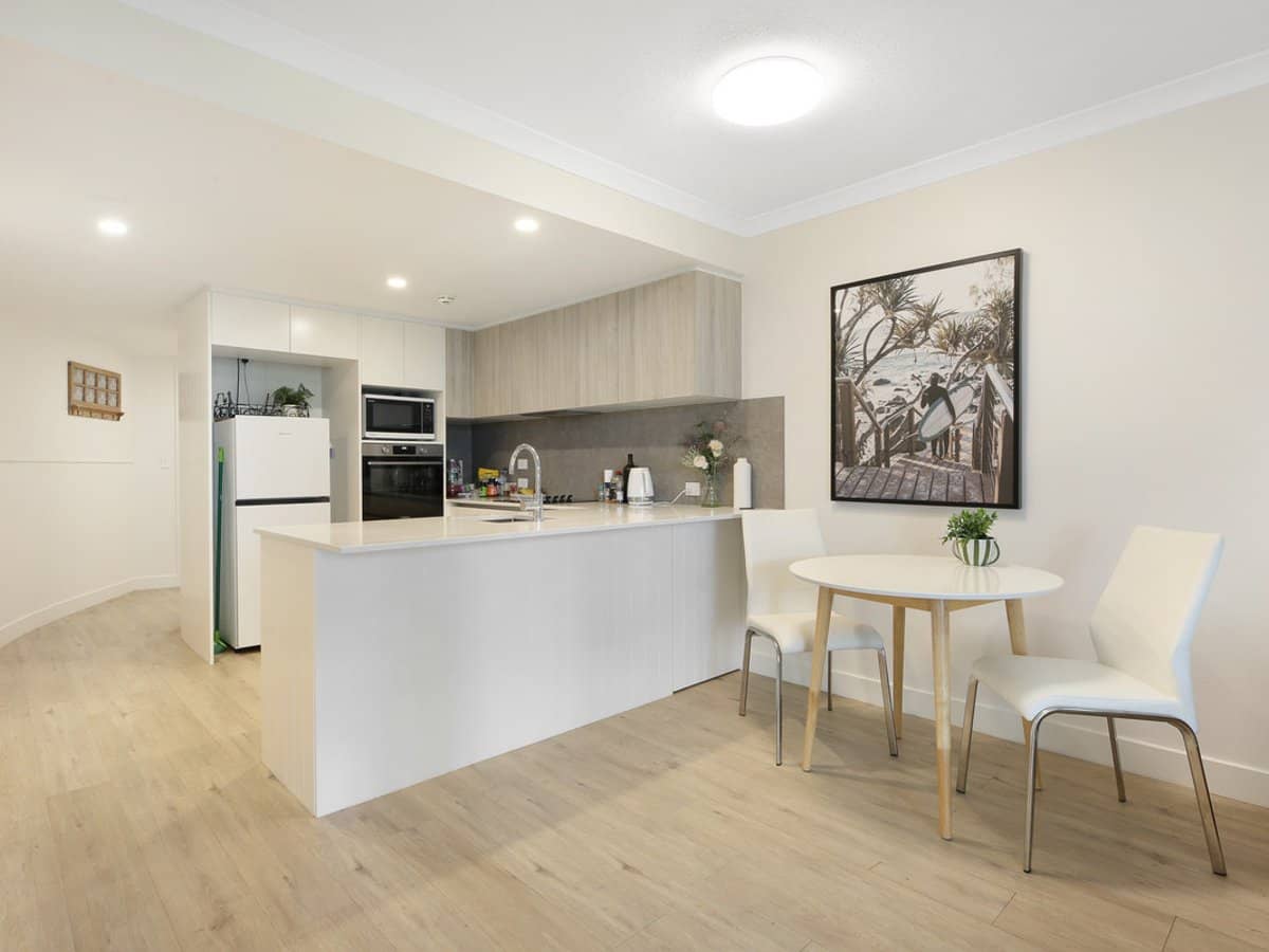 220 The Esplanade, Burleigh Heads - Thumbnail 9