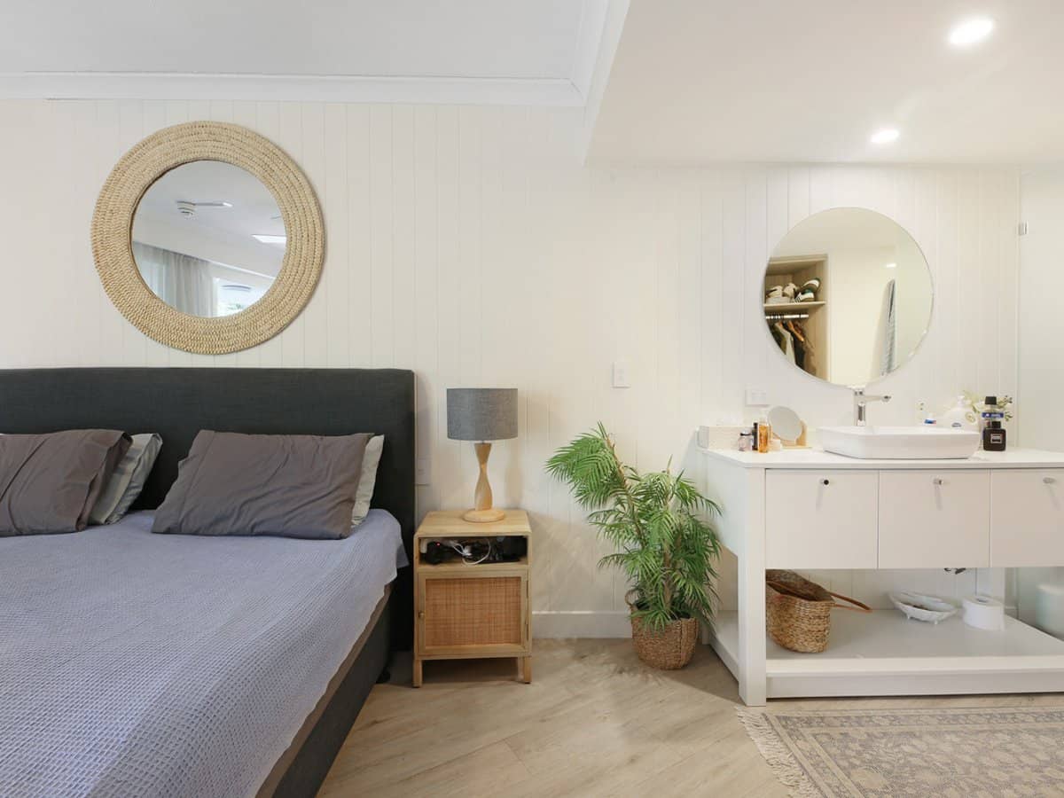 220 The Esplanade, Burleigh Heads - Thumbnail 12