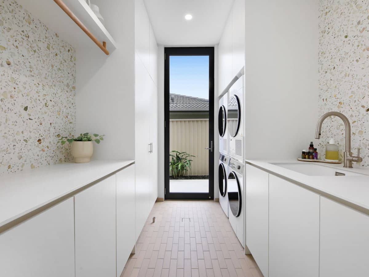 27 Manakin Avenue, Burleigh Waters - Thumbnail 28