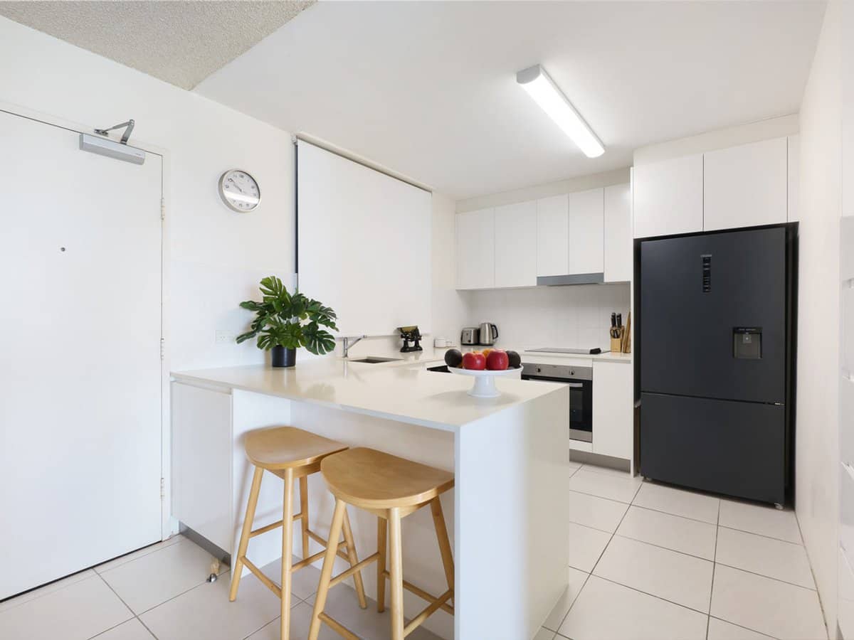 100 The Esplanade, Burleigh Heads - Thumbnail 3