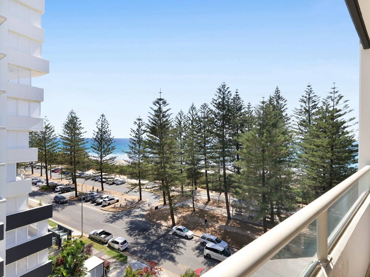 100 The Esplanade, Burleigh Heads - Thumbnail 9