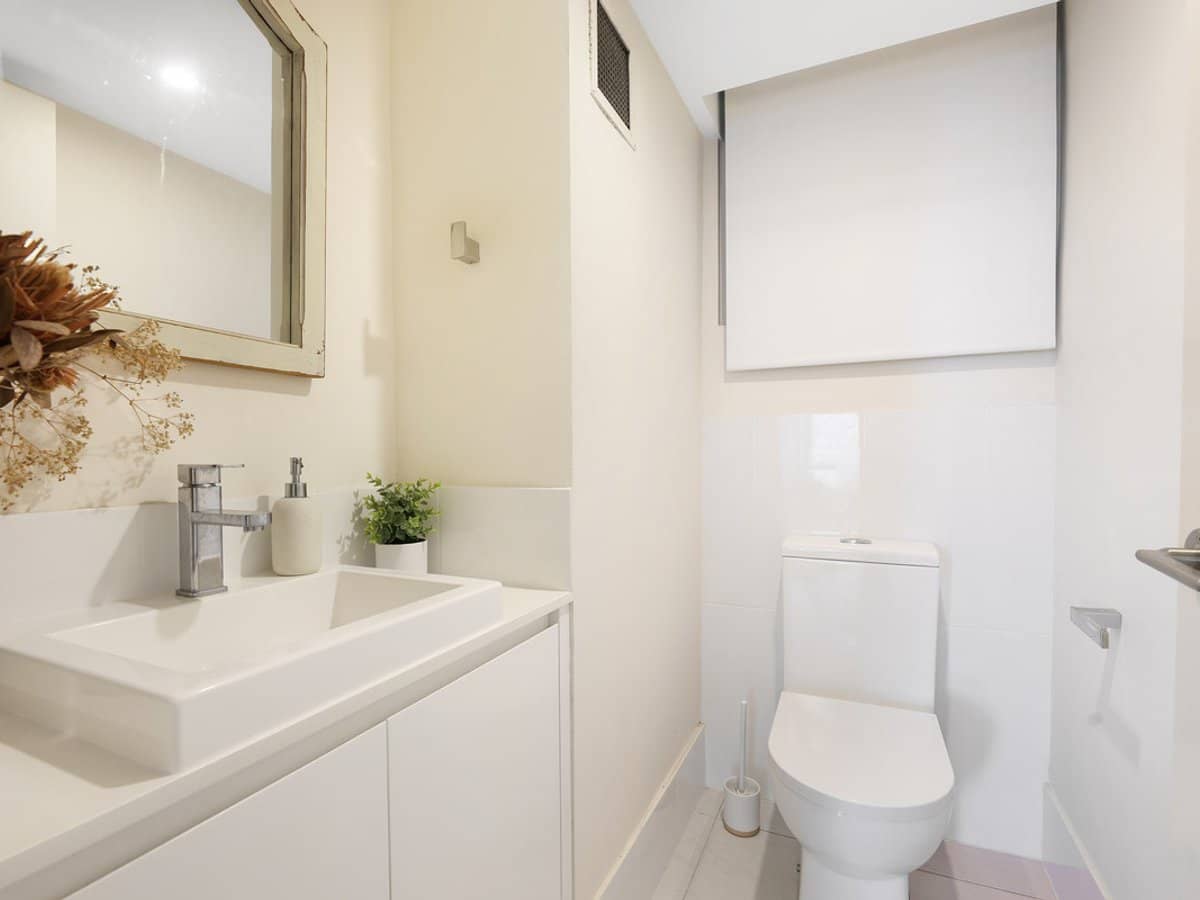 100 The Esplanade, Burleigh Heads - Thumbnail 15