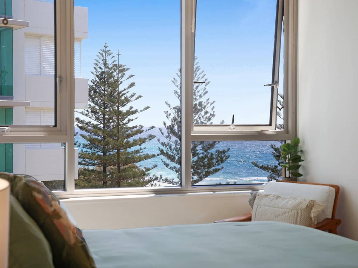 100 The Esplanade, Burleigh Heads - Thumbnail 18