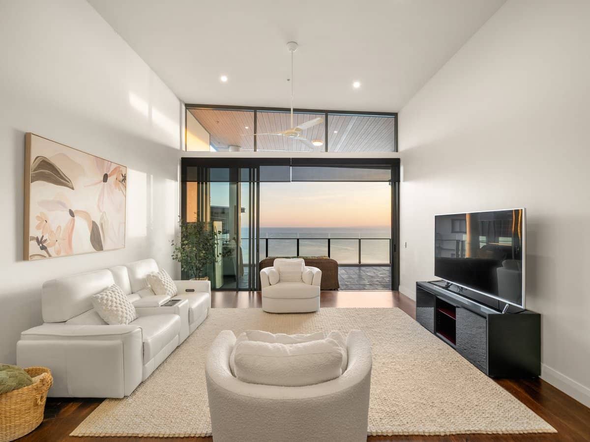 99 Marine Parade, REDCLIFFE - Thumbnail 3