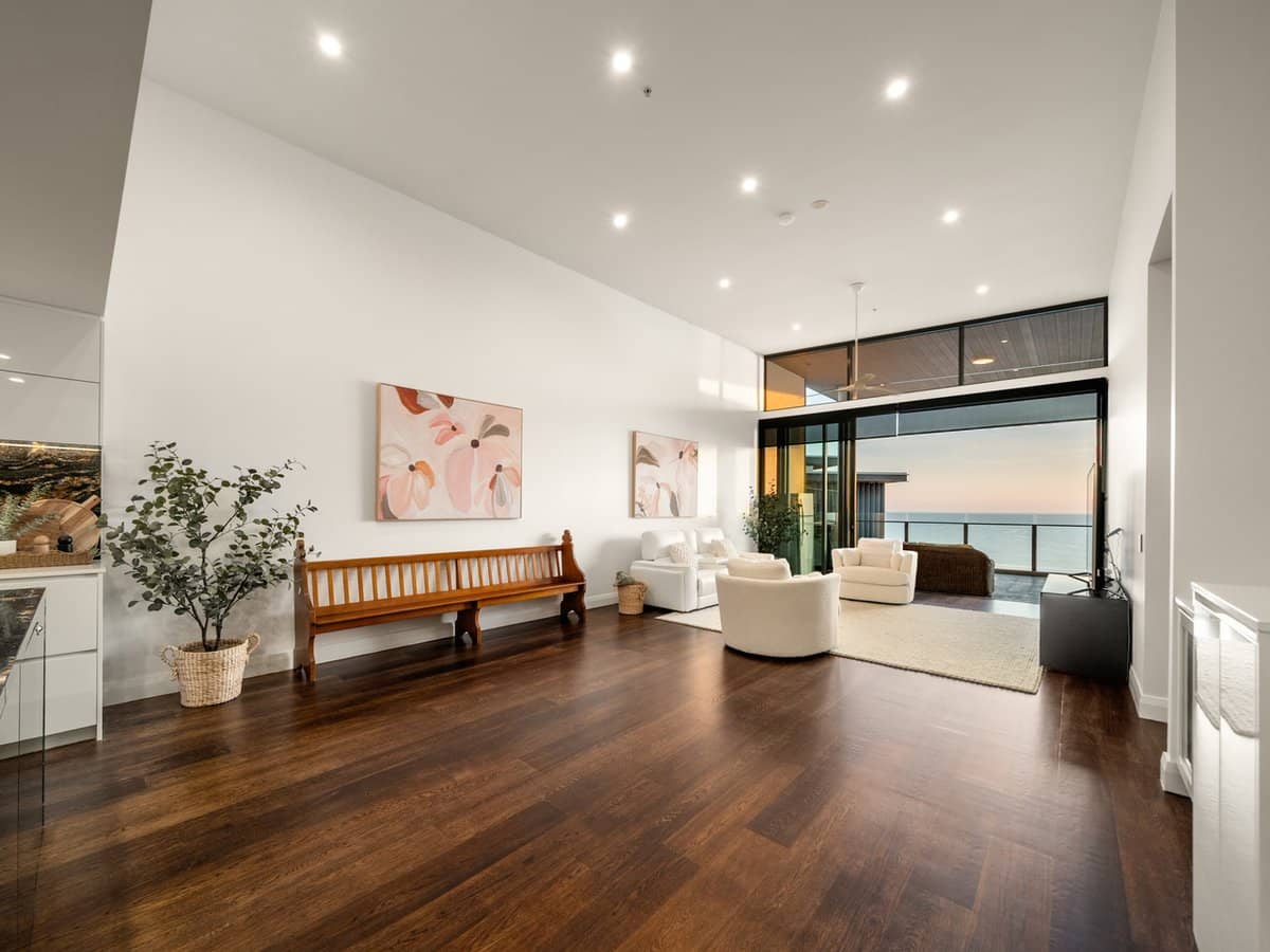 99 Marine Parade, REDCLIFFE - Thumbnail 4