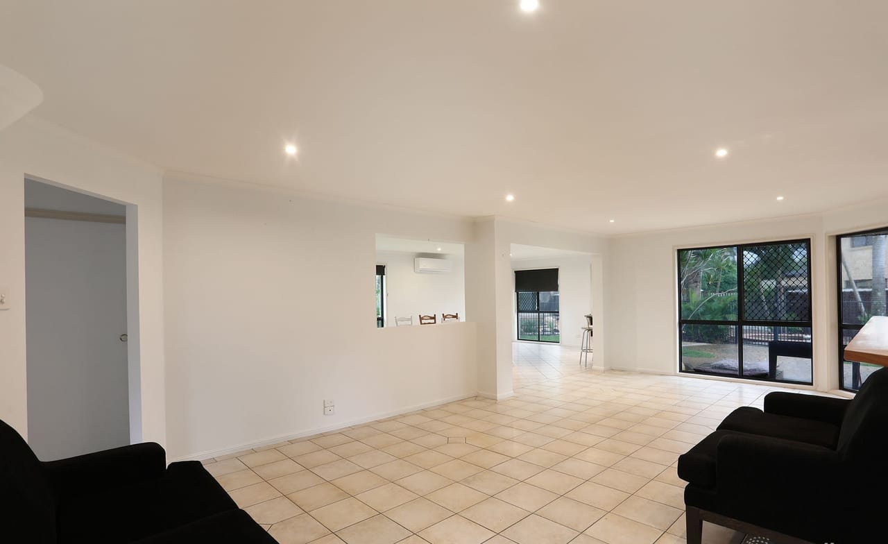 51 Coronet Crescent, Burleigh Waters - Thumbnail 6