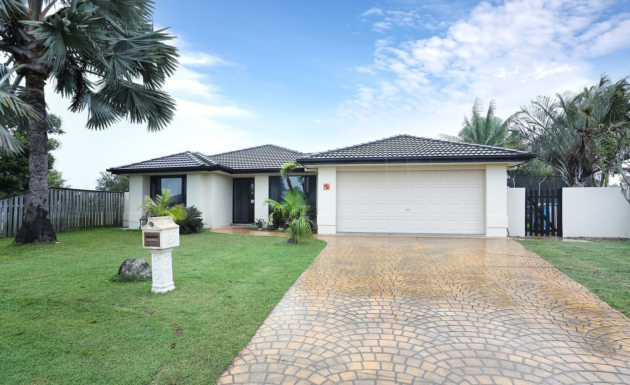 51 Coronet Crescent, Burleigh Waters - Thumbnail 12