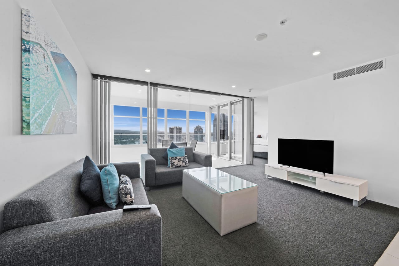 9 Hamilton Avenue, SURFERS PARADISE - Thumbnail 6