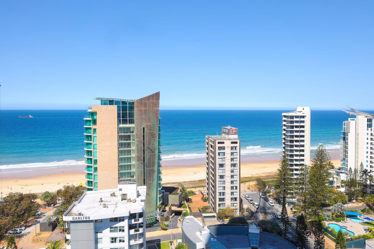 9 Hamilton Avenue, SURFERS PARADISE - Thumbnail 3