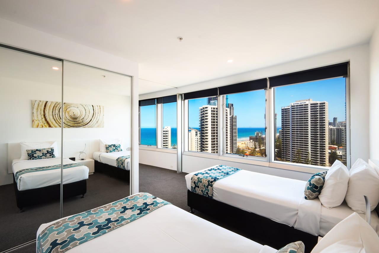 9 Hamilton Avenue, SURFERS PARADISE - Thumbnail 24