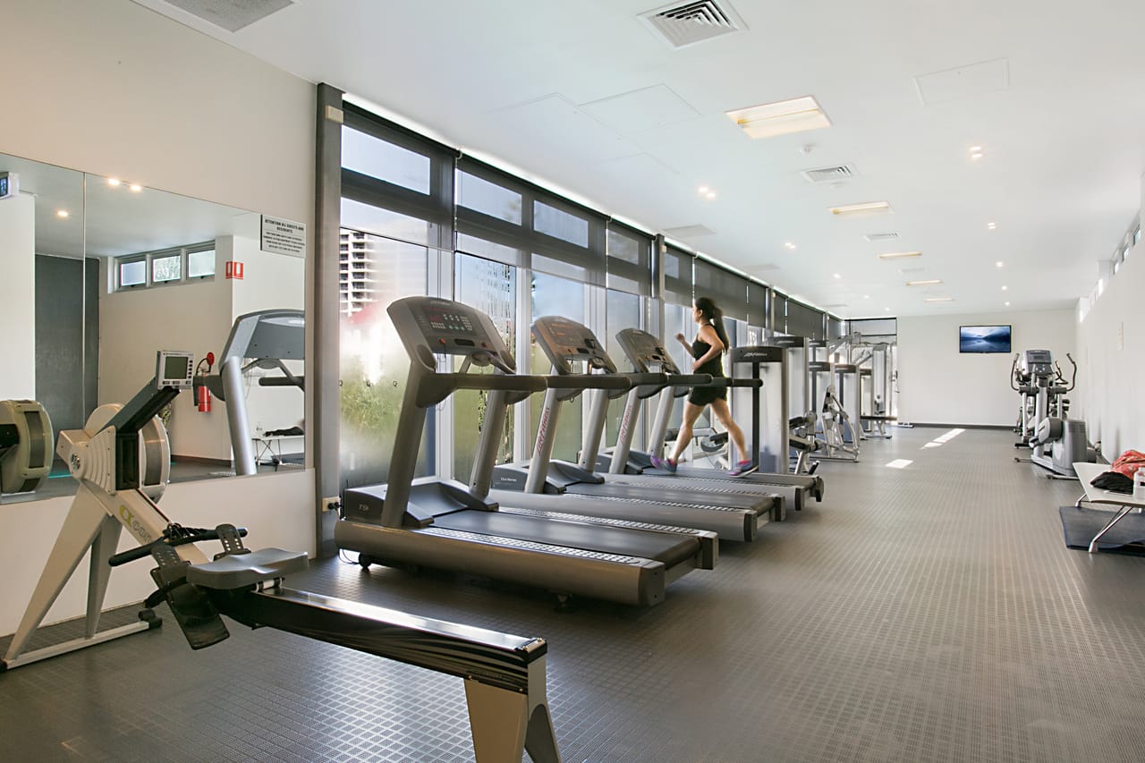 9 Hamilton Avenue, SURFERS PARADISE - Thumbnail 29