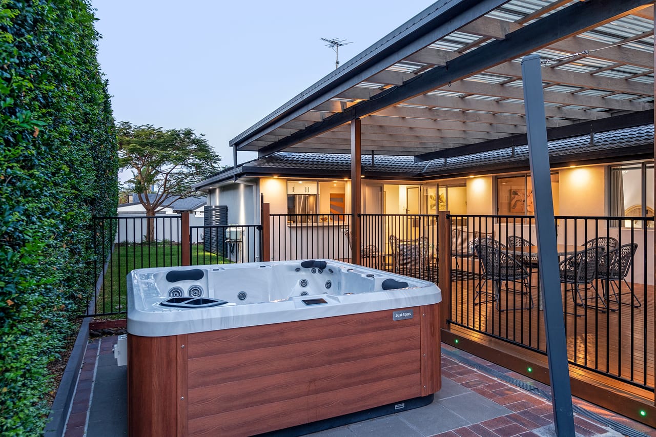 321 Rio Vista Boulevard, MERMAID WATERS - Thumbnail 13