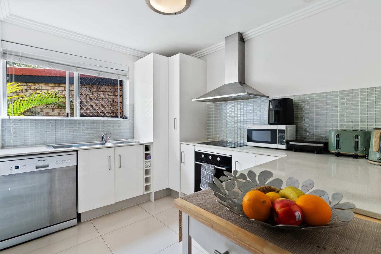 47 Hooker Boulevard, BROADBEACH WATERS - Thumbnail 5