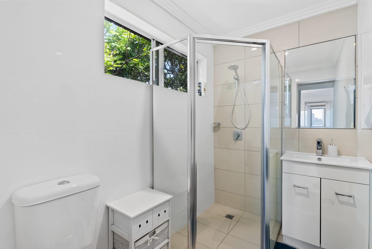 47 Hooker Boulevard, BROADBEACH WATERS - Thumbnail 8